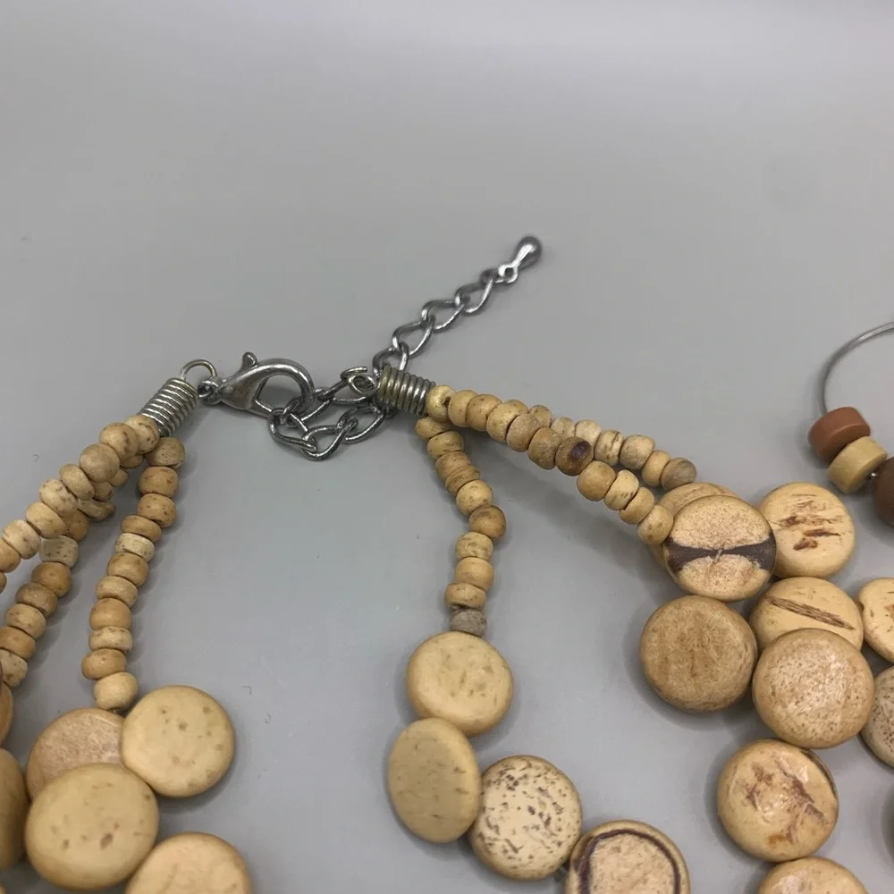 Tan Wood‎ Circle Beaded Necklace And Post earrings Necklace 8” Earrings 1 1/2”